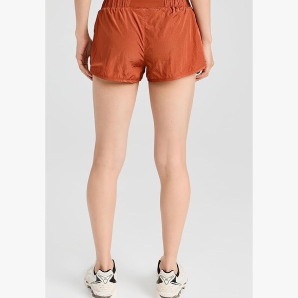 FREE PEOPLE MOVEMENT WOMENS CASUAL SHORTS HIGH WAISTED LINED WAY HOME RED EARTH - Picture 3 of 10